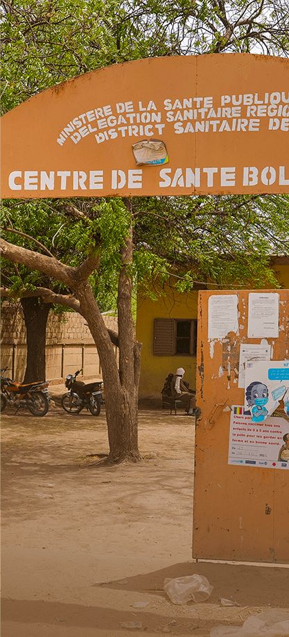 Panneau d'accueil du centre de santé de BOL
